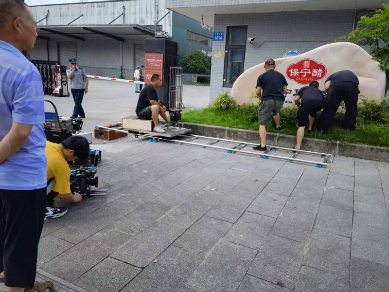 龙山区广告片拍摄公司核心优势：全流程服务，让品牌广告片省心更出彩